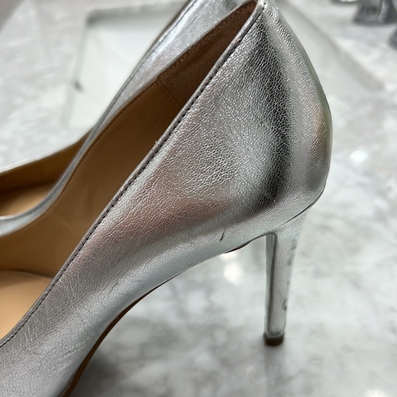 Michael Michael Kors Silver Pumps - Picture 4 of 10